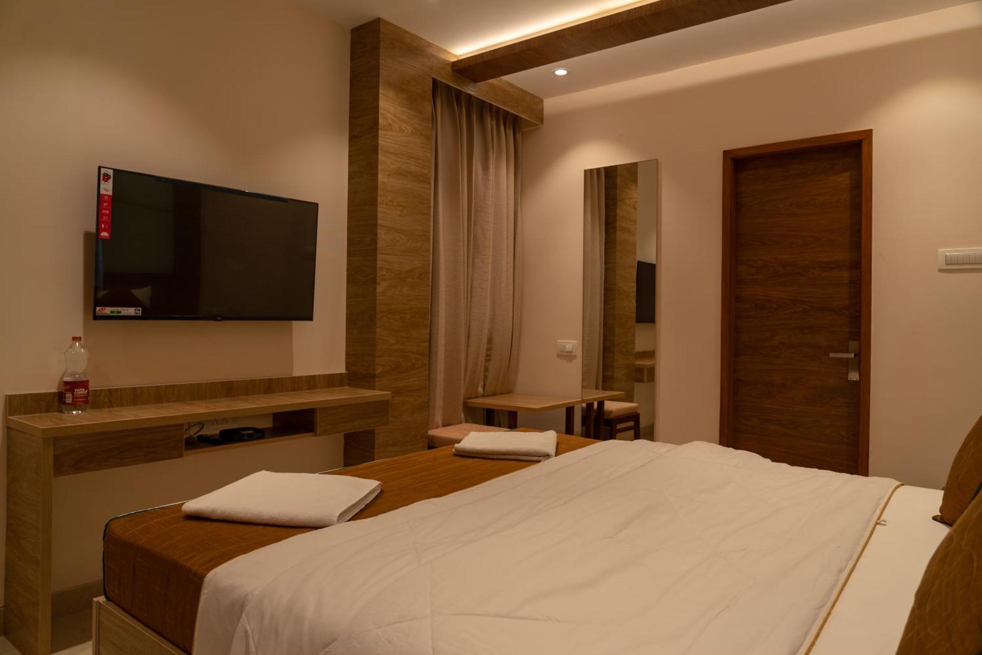 The Paradise Hotel - Luxury Stay Kanchipuram Exterior foto